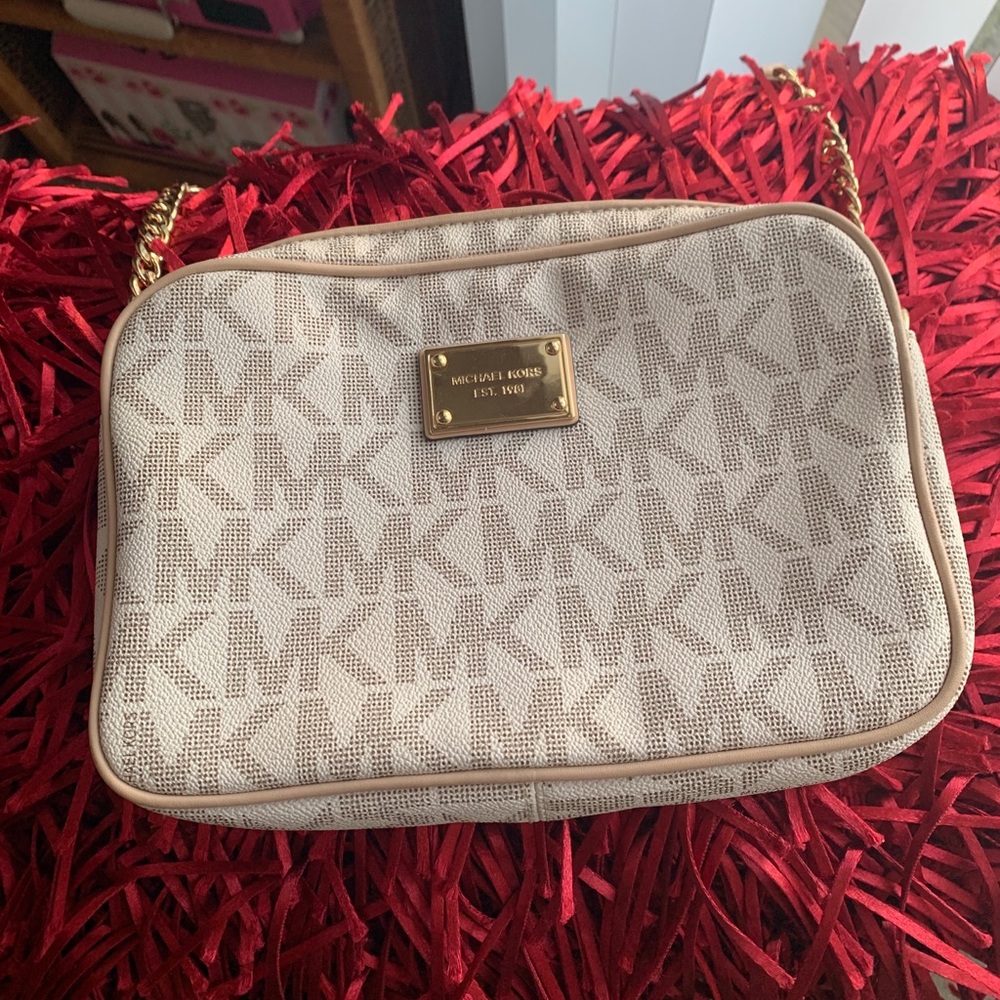 Michael Korea crossbody